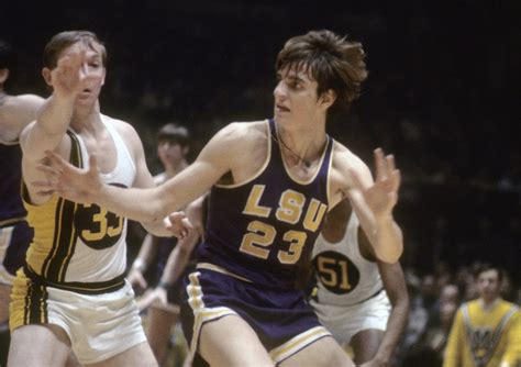 how many seasons did pete maravich play in college|when did pistol pete play.